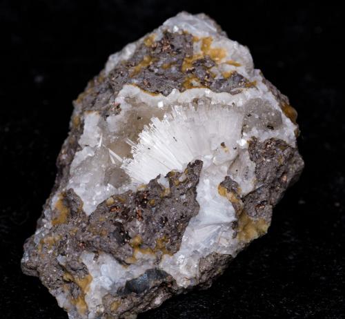 Natrolite (?) / Mesolite (?), Heulandite-Ca<br />Hvalfjörður, Capital Region, Iceland<br />29x48x26mm<br /> (Author: Bergur_E_Sigurdarson)
