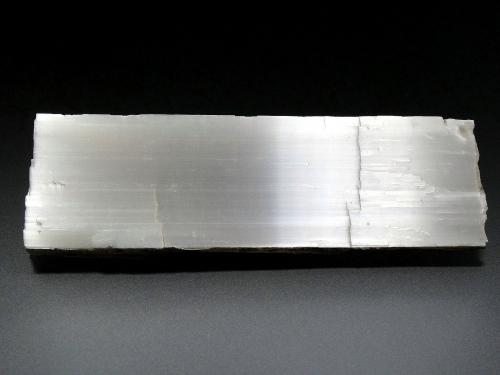 Yeso<br />Embalse de Quéntar, Quéntar, Comarca Vega de Granada, Granada, Andalucía, España<br />11 x 4 cm.<br /> (Autor: Antonio P. López)