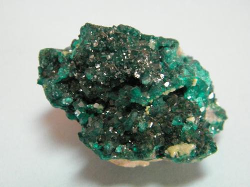 Dioptase<br />Tsumeb Mine, Tsumeb, Otjikoto Region, Namibia<br />39mm x 27mm x 30mm<br /> (Author: Heimo Hellwig)