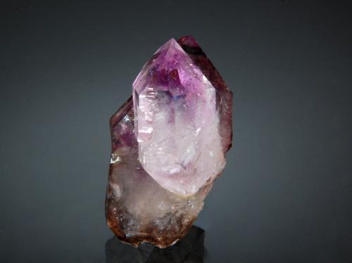 Quartz (variety amethyst/smoky quartz)<br />Quartz locality, Moosup, Windham County, Connecticut, USA<br />1.7 x 2.5 cm<br /> (Author: crosstimber)