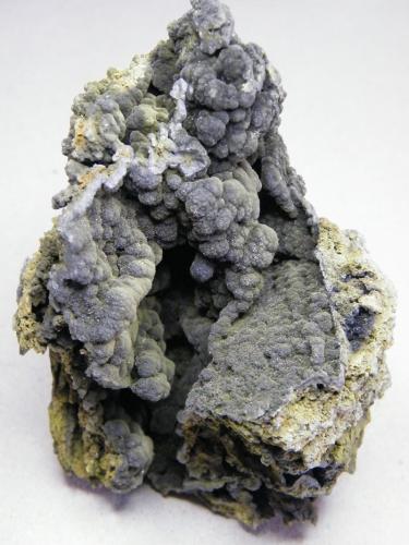 Mottramite<br />Tsumeb Mine, Tsumeb, Otjikoto Region, Namibia<br />73mm x 105mm x 92mm<br /> (Author: Heimo Hellwig)