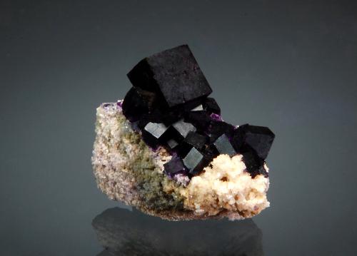 Fluorite<br />Caaschwitz, Bad Köstritz, Greiz, Thuringia/Thüringen, Germany<br />2.7 x 2.9 cm<br /> (Author: crosstimber)