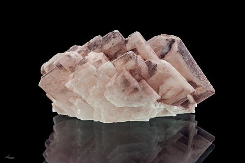 Baryte, Hematite<br />Gutterby Pit, Cleator Moor, Copeland, West Cumberland Iron Field, former Cumberland, Cumbria, England / United Kingdom<br />7 x 3,5 x 2,5 cm<br /> (Author: Niels Brouwer)