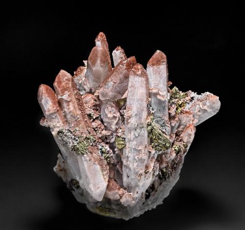 Quartz, Chalcopyrite, Hematite<br />Piedras Verdes Mine, Piedras Verdes, Municipio Álamos, Sonora, Mexico<br />11.4 x 10.2 cm<br /> (Author: am mizunaka)