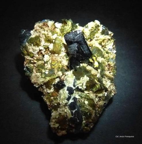 Hübnerita y Calcopirita.<br />Mina Boldut, zona minera Cavnic, Cavnic, Maramures, Rumanía<br />60x50 mm.<br /> (Autor: Jesus Franquesa Baucells)