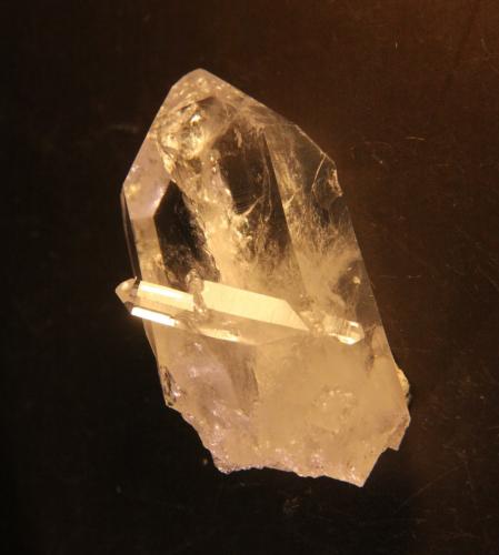 Quartz<br />Muzo (distrito minero), Cinturón Esmeraldífero Occidental, Departamento Boyacá, Colombia<br />28mm x 55mm x 20mm<br /> (Author: franjungle)