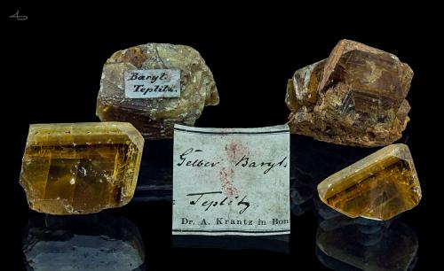 Baryte<br />Teplice (Teplitz), Teplice District, Ústí Region, Bohemia, Czech Republic<br />4,0 x 3,4 x 2,7 cm<br /> (Author: Niels Brouwer)