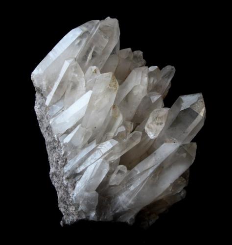 Quartz<br />Itremo Massif, Itremo, Ambatofinandrahana District, Amoron'i Mania Region, Fianarantsoa Province, Madagascar<br />Specimen size 17 cm, largest crystal 8 cm<br /> (Author: Tobi)