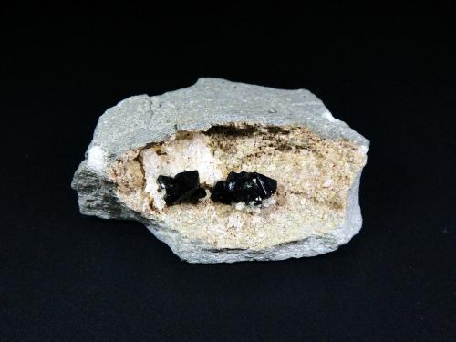 Libethenita<br />Mina Nkana (Mina Rokana), pozo Mindola, Kitwe, Distrito Kitwe, Provincia del Cinturón de Cobre, Zambia<br />4,5 x 3,5 cm.<br /> (Autor: Antonio P. López)