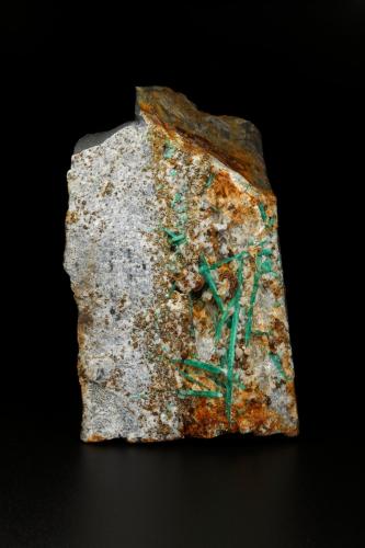 Beryl (variety emerald), Albite (variety cleavelandite), Pyrite<br />Chivor mining district, Municipio Chivor, Eastern Emerald Belt, Boyacá Department, Colombia<br />57x87x46mm, longest xl=44mm<br /> (Author: Fiebre Verde)