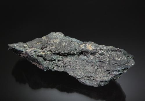 Graphite<br />Amitsoq Mine, Nanortalik, Kujalleq, Greenland<br />3.9 x 10.0 cm<br /> (Author: Michael Shaw)