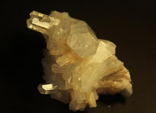 Quartz<br />San Cristobal, Municipio Suaita, Departamento Santander, Colombia<br />103mm x 80mm x 66mm. Main crystal 60mm x 24mm x 21mm<br /> (Author: franjungle)