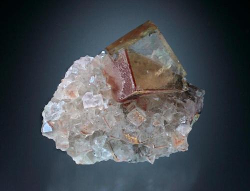 Fluorite<br />Distrito minero Wölsendorf, Alto Palatinado/Oberpfalz, Baviera/Bayern, Alemania<br />5x4x2 cm overall size<br /> (Author: Jesse Fisher)