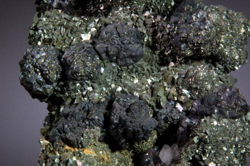 Sphalerite on Marcasite<br />Mina Blackstone, Zona Shullsburg, Distrito Upper Mississippi Valley, Condado Lafayette, Wisconsin, USA<br />FOV ~ 3.0  x 4.0 cm<br /> (Author: crosstimber)