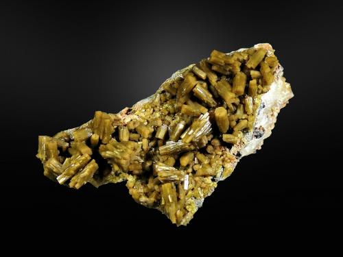 Piromorfita<br />Concesión Resuperferolítica, Cerro de la Canaleja, Santa Eufemia, Comarca Los Pedroches, Córdoba, Andalucía, España<br />8 x 5 cm.<br /> (Autor: Antonio P. López)