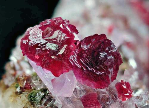 Roselite<br />Distrito minero Bou Azzer, Región Drâa-Tafilalet, Marruecos<br />FOV 10mm<br /> (Author: Carlos Pareja)