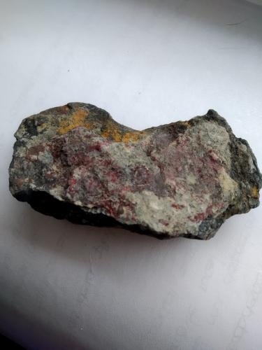 Cinabrio<br />Almaden Mine, Almadén, Comarca Valle de Alcudia, Ciudad Real, Castilla-La Mancha, Spain<br />6x3x2 centimetros<br /> (Autor: Pedro Apita)