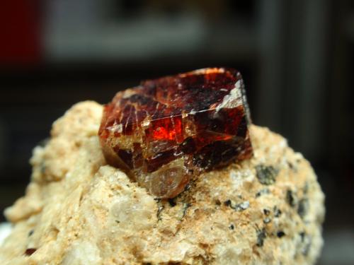 Zircón<br />Skardu District, Gilgit-Baltistan (Northern Areas), Pakistan<br />30x30 mm<br /> (Autor: Ignacio)