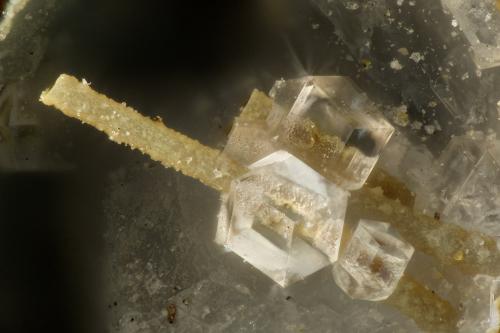 Paulingite-Ca<br />Three Mile Creek, Ritter, Grant County, Oregon, USA<br />FOV = 1.4 mm<br /> (Author: Doug)