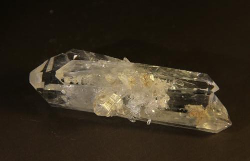 Quartz<br />Muzo mining district, Western Emerald Belt, Boyacá Department, Colombia<br />71mm x 20mm x 22mm<br /> (Author: franjungle)