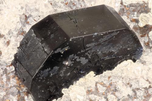Osumilite<br />Funtanafigu Quarry, Marrubiu, Arci Mountain, Oristano Province, Sardinia/Sardegna, Italy<br />FOV = 3.8 mm<br /> (Author: Doug)