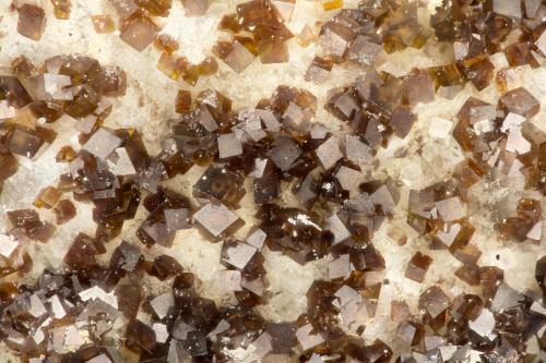 Siderite<br />Condado Nye, Nevada, USA<br />FOV = 1.8 mm<br /> (Author: Doug)