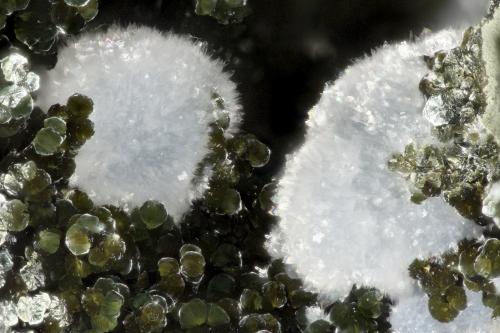 Cowlesite<br />Big Tree Creek, Yacolt, Clark County, Washington, USA<br />FOV = 3.5 mm<br /> (Author: Doug)