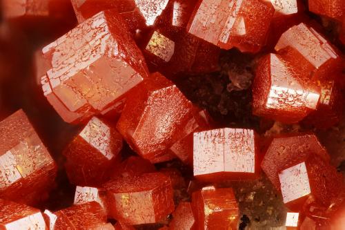 Vanadinite<br />Globe, Distrito Globe-Miami, Condado Gila, Arizona, USA<br />FOV = 4.0 mm<br /> (Author: Doug)