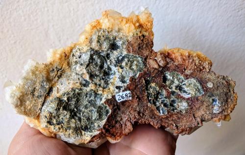 Calcita, Esfalerita, Pirita<br />Reocín Mine, Amelia shaft, Reocín, Comarca Saja-Nansa, Cantabria, Spain<br />13,5 x 10 cm.<br /> (Autor: Carles)