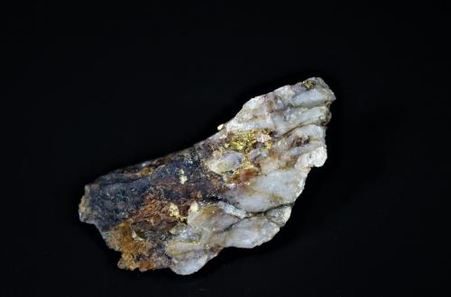 Gold, Quartz<br />Berezovskoe Mines, Uspenskaya Mountain, Berezovskii, Ekaterinburg (Sverdlovsk), Sverdlovsk Oblast, Ural, Russia<br />71 mm x 37 mm x 31 mm<br /> (Author: Don Lum)