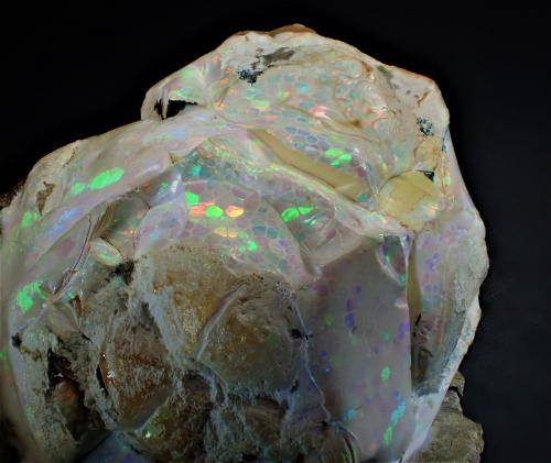 Opal<br />Yita Ridge roughs, Menz and Gishe (Menz na Gishe), Amhara Region, Ethiopia<br />87 mm x 84 mm x 75 mm<br /> (Author: Don Lum)