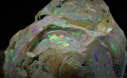 Opal<br />Yita Ridge, Menz and Gishe (Menz na Gishe), Región Amhara, Etiopía<br />87 mm x 84 mm x 75 mm<br /> (Author: Don Lum)