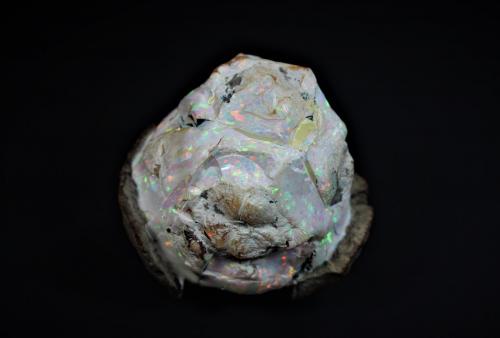 Opal<br />Yita Ridge, Menz and Gishe (Menz na Gishe), Región Amhara, Etiopía<br />87 mm x 84 mm x 75 mm<br /> (Author: Don Lum)