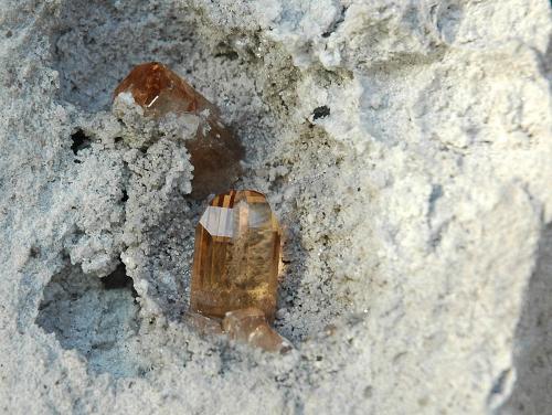 Topacio<br />Maynard's claim, Pismire Knolls Mount, Thomas Range, Juab County, Utah, USA<br />8,2 x 7,1 cm.<br /> (Autor: Xavier Bordas)