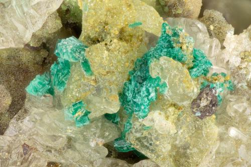Brochantite, Cerussite<br />Reward Mine, Reward, Russ District, Inyo County, California, USA<br />FOV = 3.2 mm<br /> (Author: Doug)