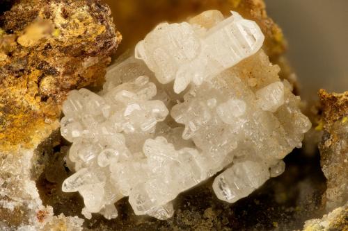 Cerussite<br />Yellow Pine Mine, Goodsprings, Goodsprings District, Clark County, Nevada, USA<br />FOV = 3.4 mm<br /> (Author: Doug)