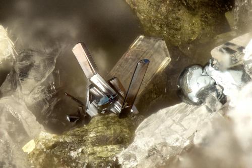 Pseudobrookite<br />Summit Rock, Condado Klamath, Oregon, USA<br /><br /> (Author: Doug)