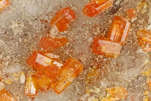 Vanadinite<br />Colinas Vaca, Montes Silver Bell, Distrito Silver Bell, Condado Pima, Arizona, USA<br />FOV = 1.7 mm<br /> (Author: Doug)