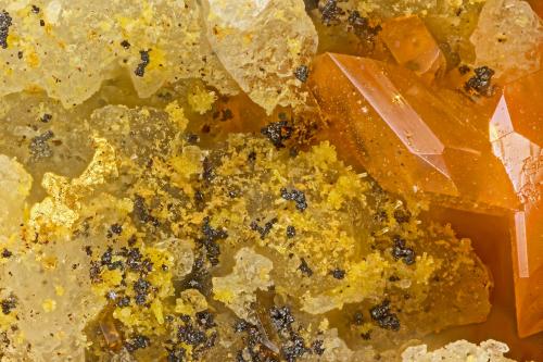 Gold, Wulfenite, Mimetite<br />Dona Kay Mine, Granite Wash Mountains, Ellsworth District, La Paz County, Arizona, USA<br />FOV = 1.7 mm<br /> (Author: Doug)