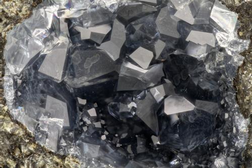 Analcime<br />Cantera Four Mile, Porter, Condado Grays Harbour, Washington, USA<br />FOV = 4.0 mm<br /> (Author: Doug)