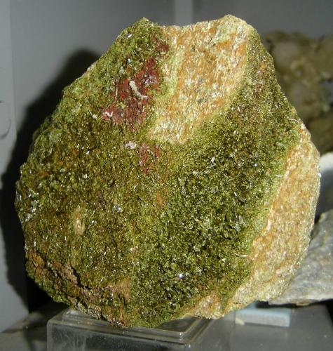 Epidote<br />Morro das Pedras, Formiga, Minas Gerais, Brazil<br />13 x 11 x 10 cm<br /> (Author: Anísio Cláudio)