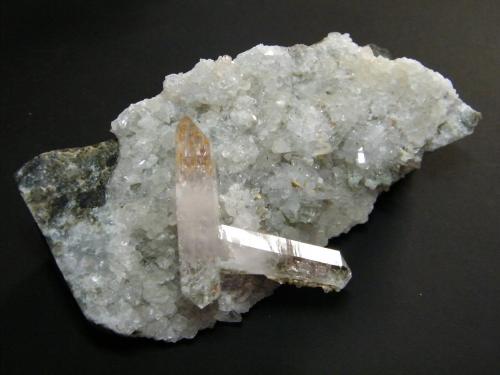 Quartz<br />Montes Goboboseb, Zona Brandberg, Región Erongo, Namibia<br />138mm x 74mm x 53mm<br /> (Author: Heimo Hellwig)