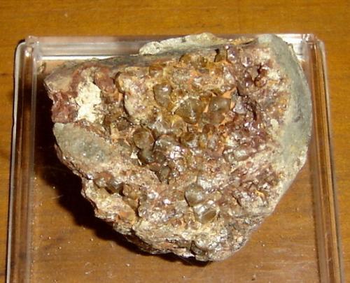 Zircon<br />Morro do Taquari, Caldas, Poços de Caldas alkaline complex, Poços de Caldas, Minas Gerais, Brazil<br />3,6 x 3,5 x 2,7 cm<br /> (Author: Anísio Cláudio)