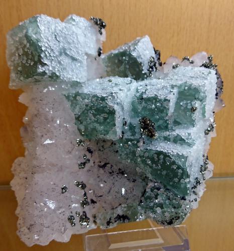 Fluorite<br />El Hammam, Ait Mimoune, Khémisset Province, Rabat-Salé-Kénitra Region, Morocco<br />14X14 cm. aprox.<br /> (Author: Enrique Llorens)