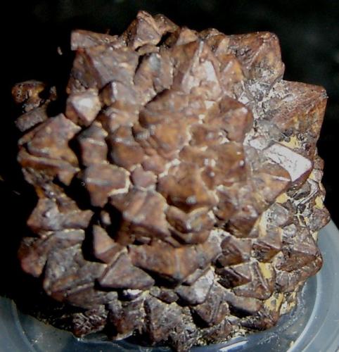 Goethite<br />Luanda, Formiga, Minas Gerais, Brazil<br />2,3 x 2,4 x 2,3 cm<br /> (Author: Anísio Cláudio)