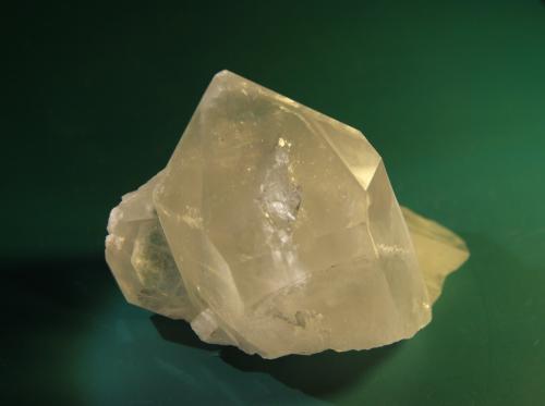 Quartz<br />Municipio Bolívar, Vélez Province, Santander Department, Colombia<br />82mm x 67mm x 50mm. Main cristal: 46mm x 75mm x 34mm<br /> (Author: franjungle)