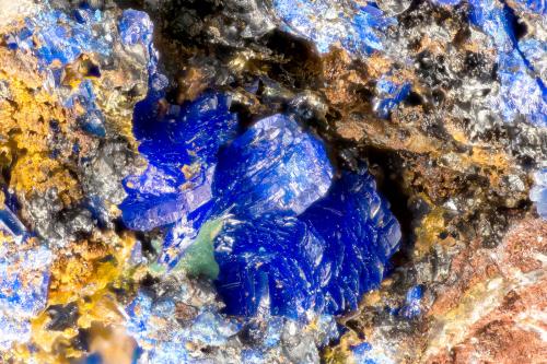 Azurite<br />Binghampton Mine, Bradshaw Mountains, Mayer, Agua Fria District, Yavapai County, Arizona, USA<br />FOV = 2.6 mm<br /> (Author: Doug)