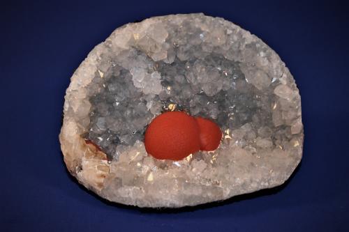 Fluorite, Quartz (variety amethyst)<br />Mahodari, Nashik District (Nasik), Maharashtra, India<br />150 mm x 120 mm<br /> (Author: Don Lum)