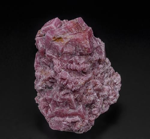 Rhodochrosite<br />Pasto Bueno, Distrito Pampas, Provincia Pallasca, Departamento Ancash, Perú<br />8.4 x 6.6 cm<br /> (Author: am mizunaka)