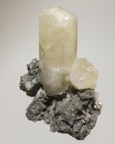 Calcite<br />Sweetwater Mine, Ellington, Viburnum Trend District, Reynolds County, Missouri, USA<br />5 X 7 cm<br /> (Author: Richard Arseneau)